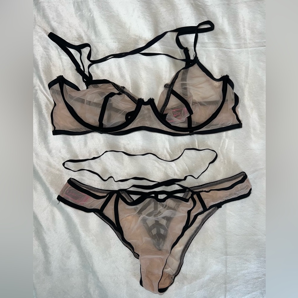 La Senza NWOT size Large set